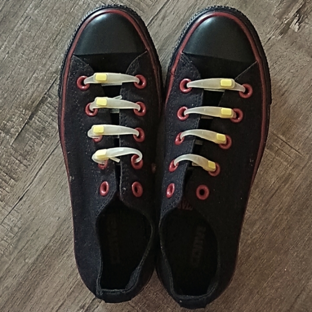 CONVERSE Low Top NWOT